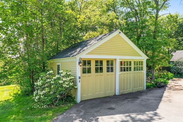 Detached Garage, Exterior