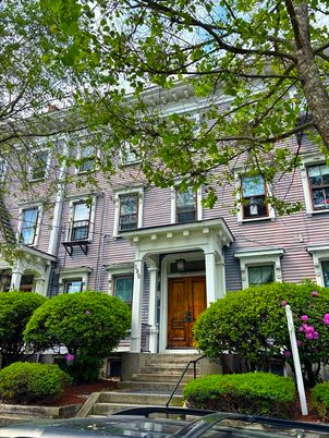 Exterior, Facade, Rowhouse