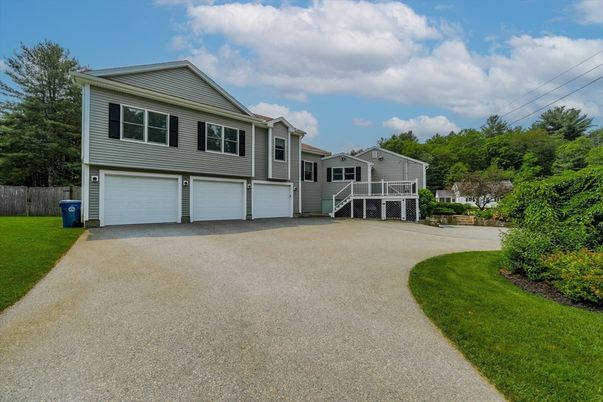 Attached, Exterior, Facade, Raised Ranch