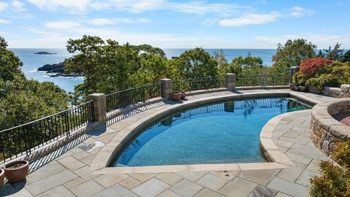 Exterior, Pool, Water