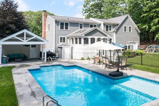 Exterior, Pool