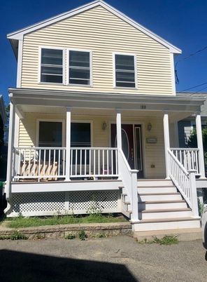 Exterior, Facade, Queen Anne Victorian