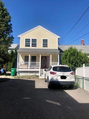 Exterior, Facade, Queen Anne Victorian