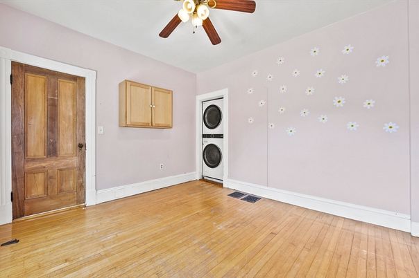 Empty room, Interior, Washer, Wood Texture Flooring