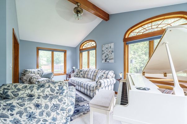 Interior, Living room, Piano, Wooden Beams