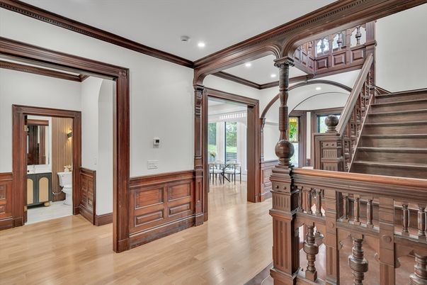 Interior, Recessed Lighting, Wood Texture Flooring