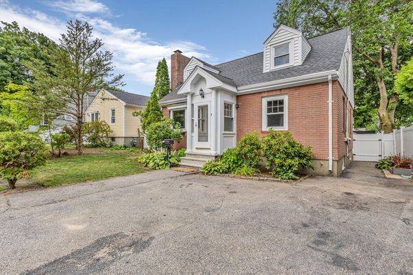 Exterior, Facade, Brick Facade, Cape Cod