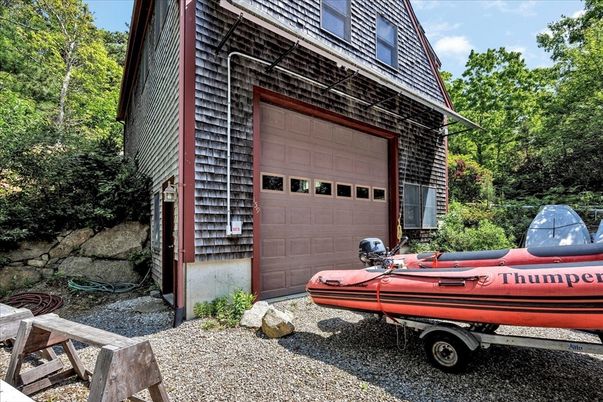 Detached Garage, Exterior
