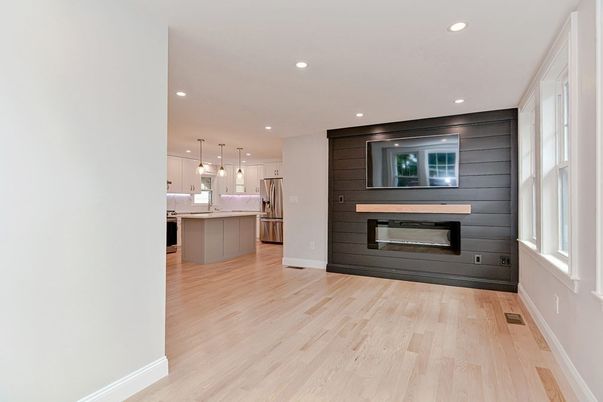 Fireplace, Interior, Kitchen, Pendant Lights, Recessed Lighting, Wood Texture Flooring