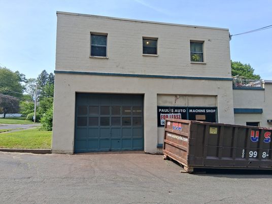Attached, Exterior, Facade, Modern