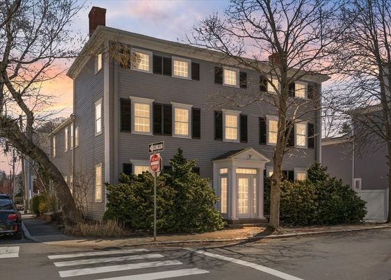 Exterior, Facade, Georgian
