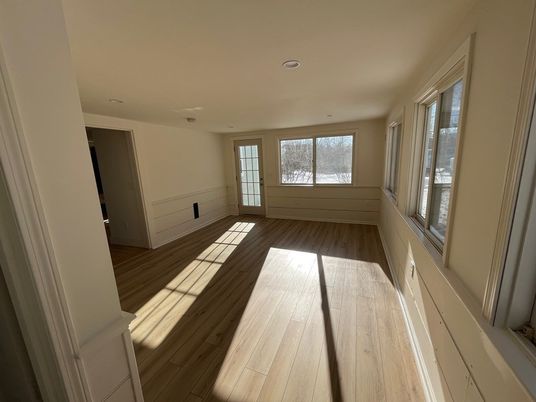 Empty room, Interior, Recessed Lighting, Wood Texture Flooring