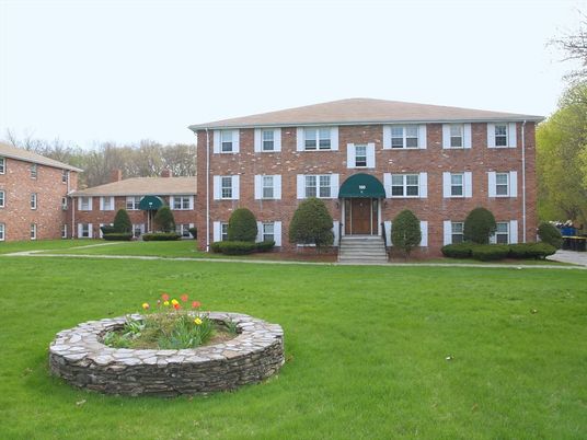 Backyard, Exterior, Facade, Brick Facade, Georgian