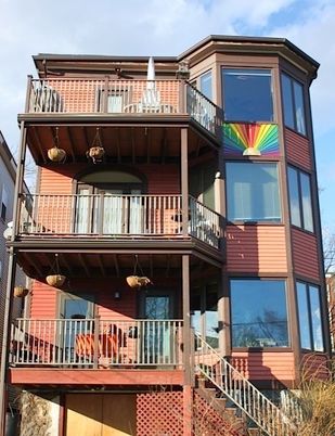Exterior, Facade, Rowhouse
