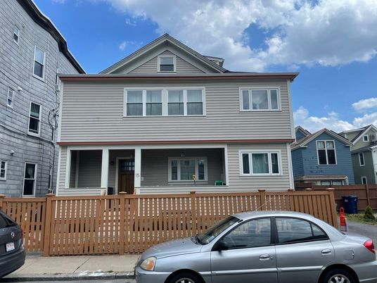 Exterior, Facade, Queen Anne Victorian