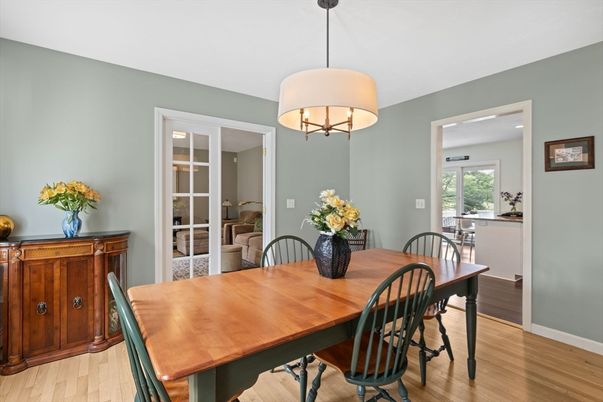 Chandelier, Dining room, Interior, Pendant Lights, Recessed Lighting, Wood Texture Flooring