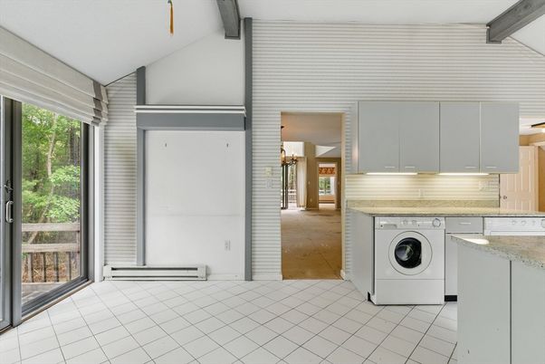 Interior, Washer, Wooden Beams