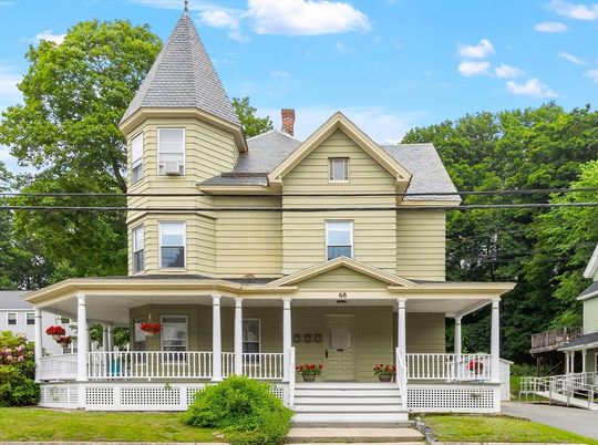Exterior, Facade, Queen Anne Victorian