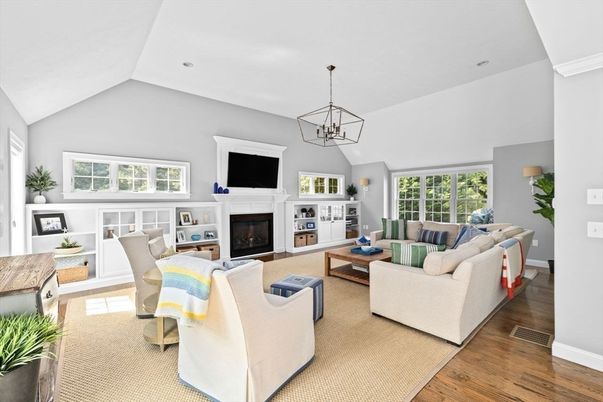 Fireplace, Interior, Living room, Pendant Lights, Recessed Lighting, Wood Texture Flooring