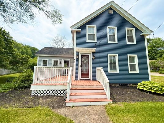 Backyard, Exterior, Facade, Queen Anne Victorian