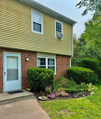 Exterior, Facade, Brick Facade, Split Level