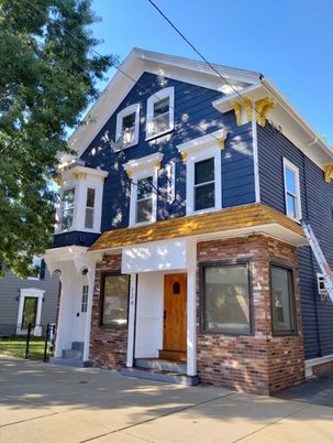 Exterior, Facade, Brick Facade, Queen Anne Victorian