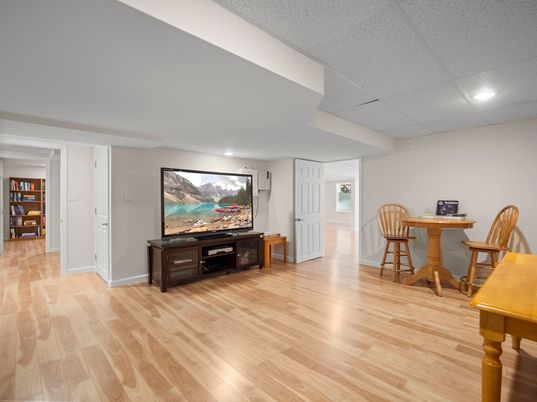 Interior, Recessed Lighting, Wood Texture Flooring