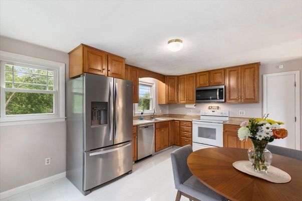 Dining room, Interior, Kitchen, Stainless Steel Appliances