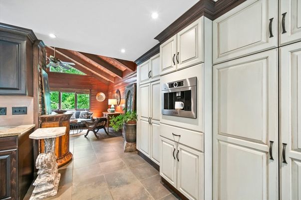 Dining room, Interior, Kitchen, Recessed Lighting, Stainless Steel Appliances, Wooden Beams, Wooden Ceilings