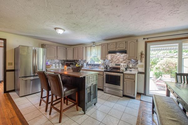Interior, Kitchen, Stainless Steel Appliances