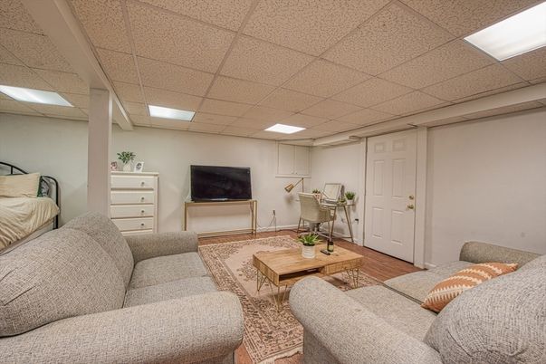 Interior, Living room, Recessed Lighting, Wood Texture Flooring