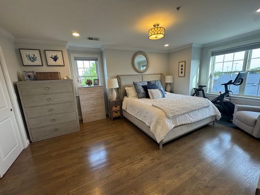 Bedroom, Fitness Equipment, Interior, Recessed Lighting, Wood Texture Flooring
