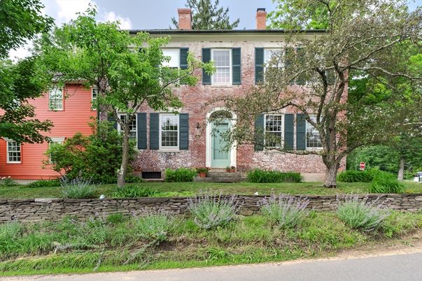Exterior, Facade, Brick Facade, Georgian