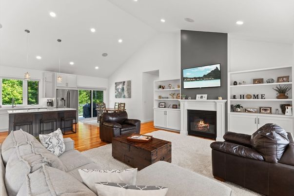 Fireplace, Interior, Living room, Pendant Lights, Recessed Lighting, Wood Texture Flooring