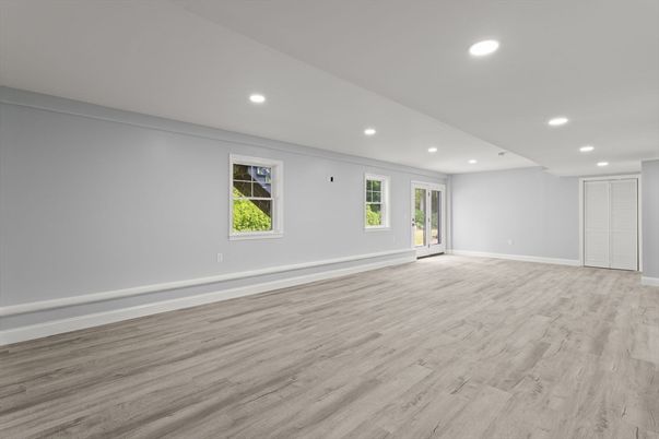 Empty room, Interior, Recessed Lighting, Wood Texture Flooring