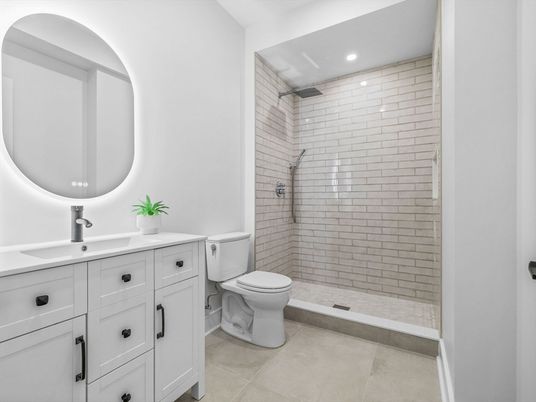 Bathroom, Interior, Recessed Lighting