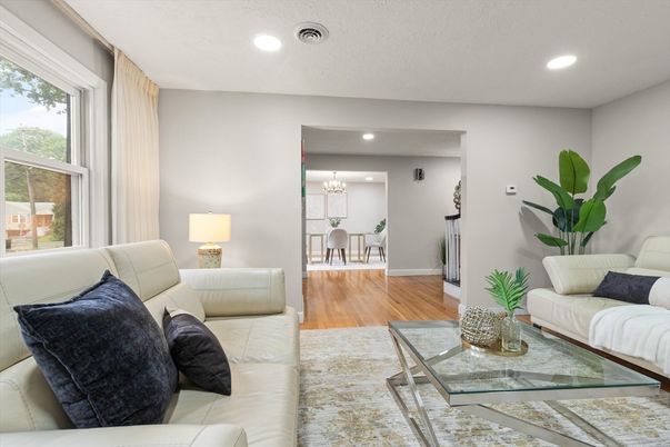 Chandelier, Dining room, Interior, Living room, Recessed Lighting, Wood Texture Flooring
