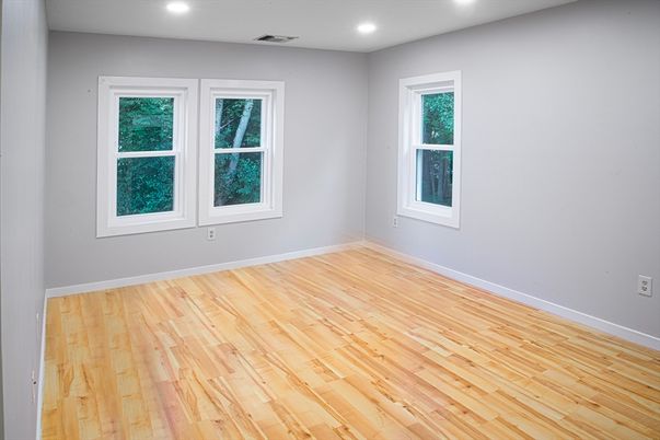 Empty room, Interior, Recessed Lighting, Wood Texture Flooring
