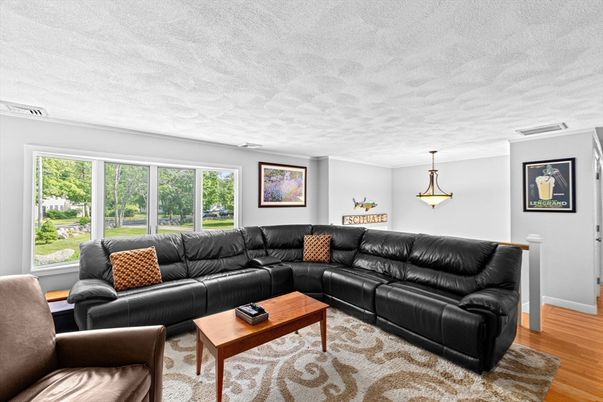 Interior, Living room, Pendant Lights, Wood Texture Flooring