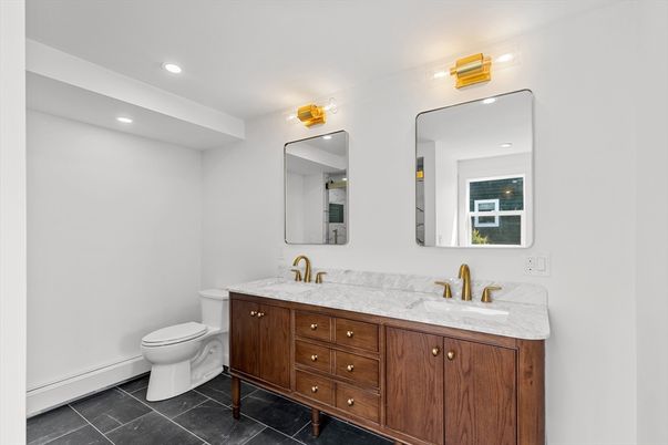 Bathroom, Dual Sink Vanities, Interior, Recessed Lighting