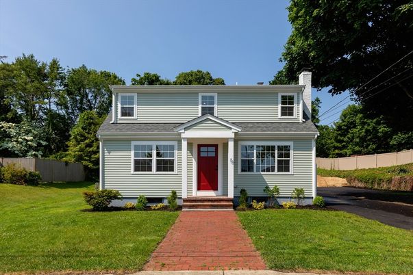 Exterior, Facade, Cape Cod