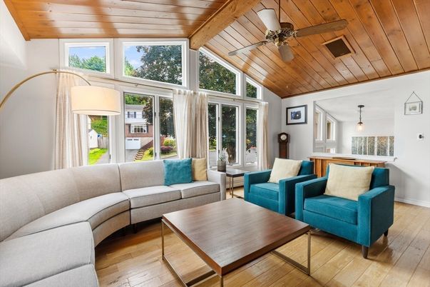 Interior, Living room, Pendant Lights, Wooden Beams, Wooden Ceilings, Wood Texture Flooring