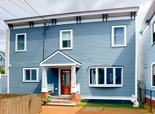 Exterior, Facade, Rowhouse
