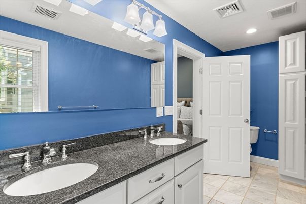 Bathroom, Dual Sink Vanities, Interior, Recessed Lighting