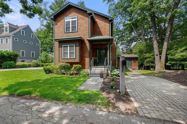 Exterior, Facade, Brick Facade, Brick Traditional