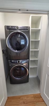 Interior, Utility Closets, Washer, Wood Texture Flooring