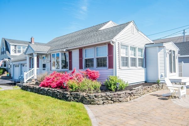 Exterior, Facade, Cape Cod