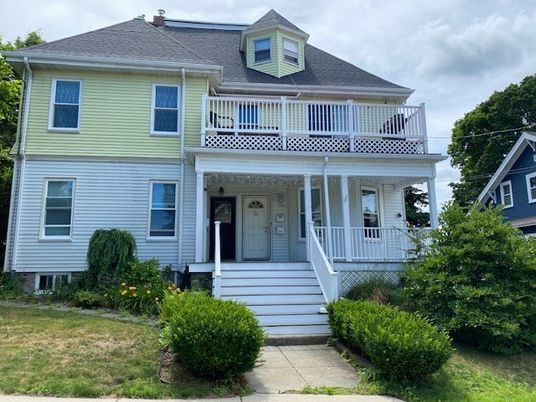 Exterior, Facade, Queen Anne Victorian