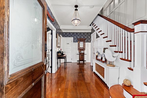 Interior, Pendant Lights, Wood Texture Flooring
