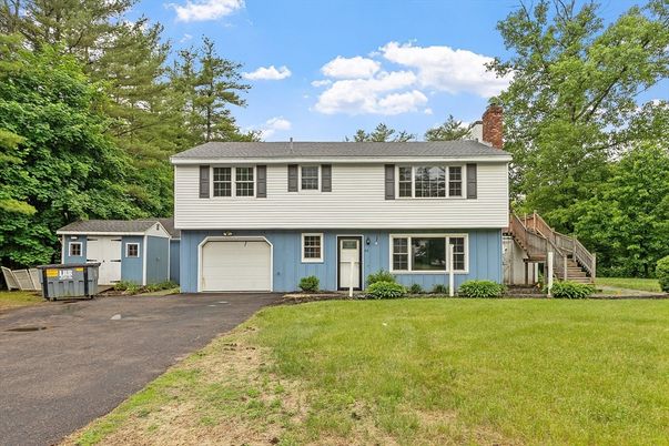 Attached, Exterior, Facade, Raised Ranch